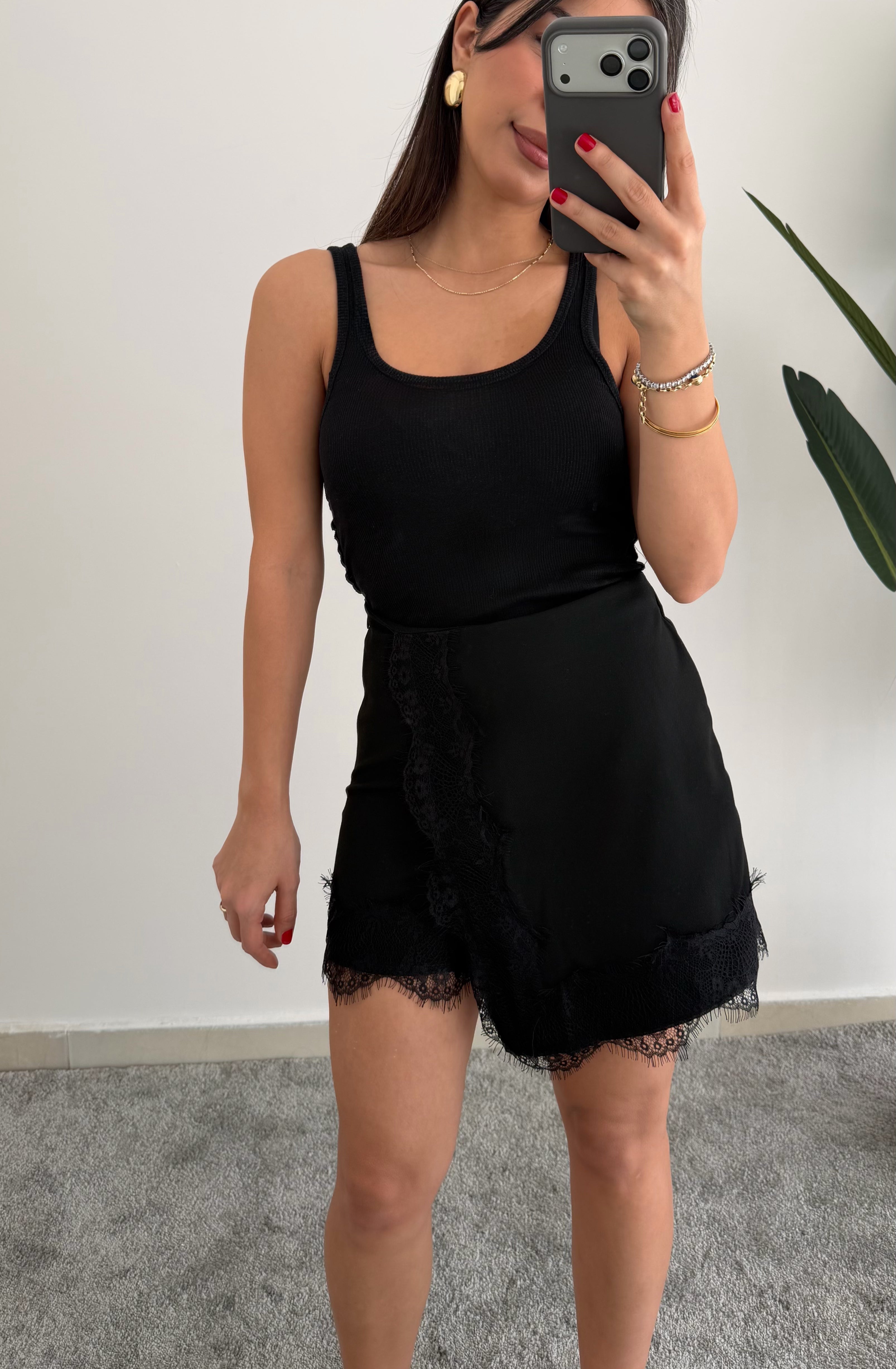 Siyah Dantelli Şort Etek