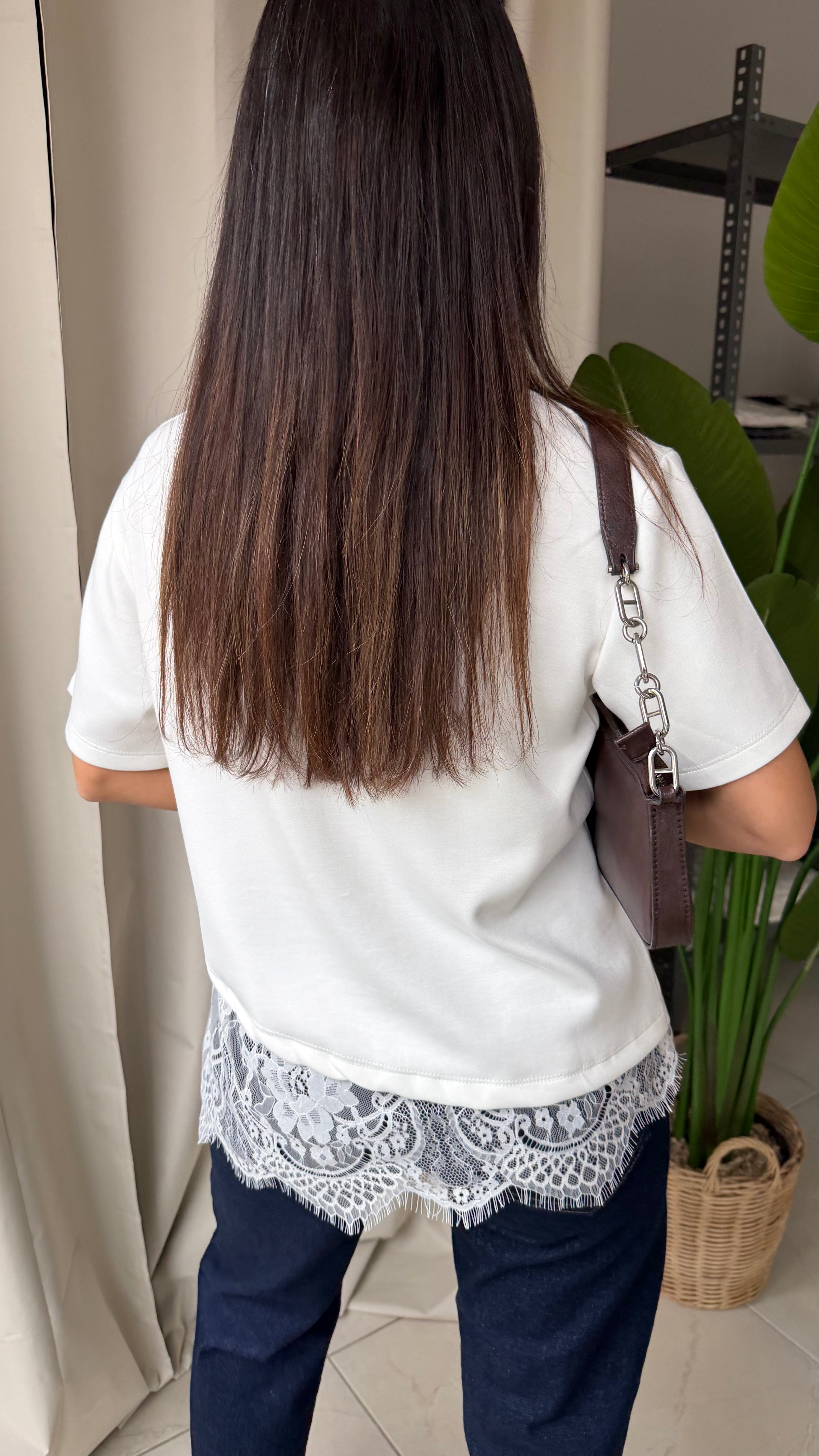 Dantel Detaylı Beyaz Tişört