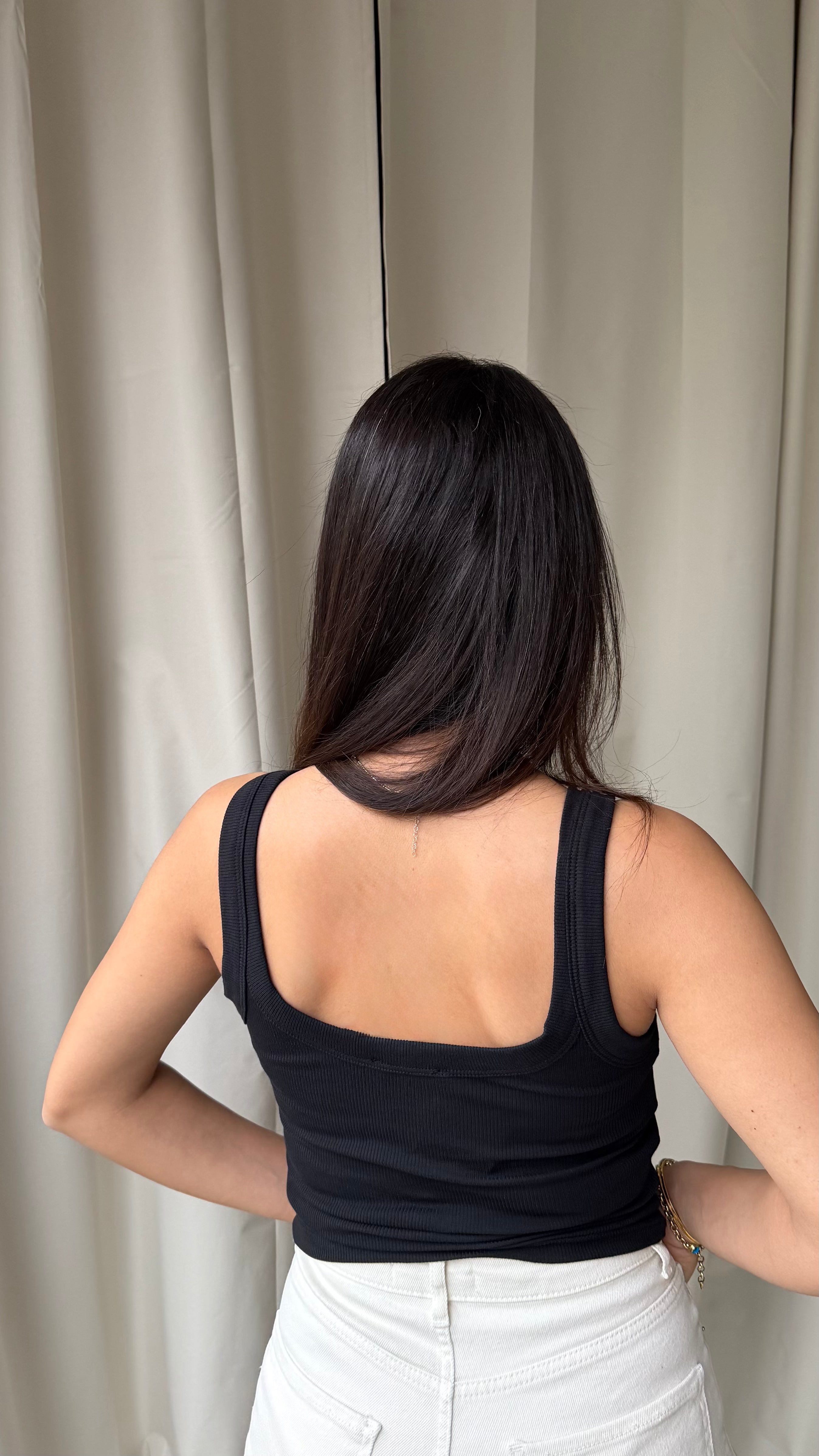 Siyah Düğmeli Atlet