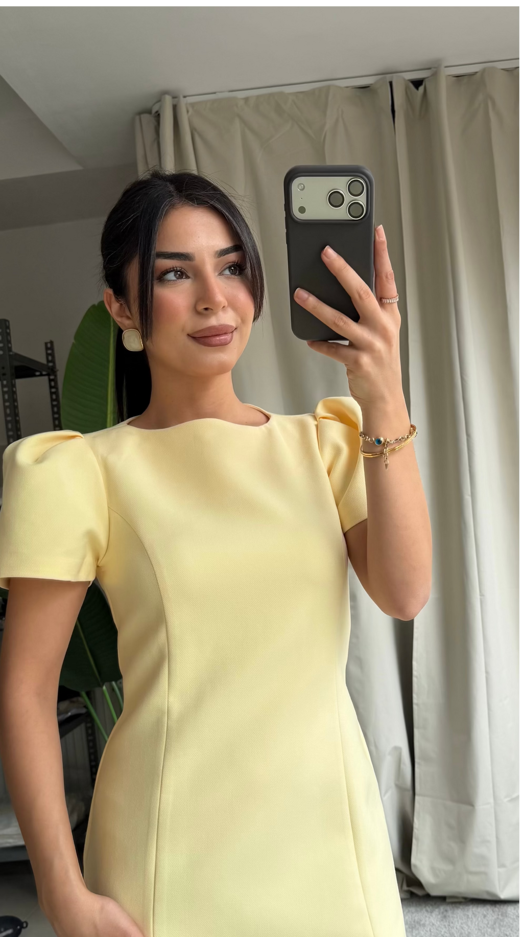 Balon kollu kısa elbise