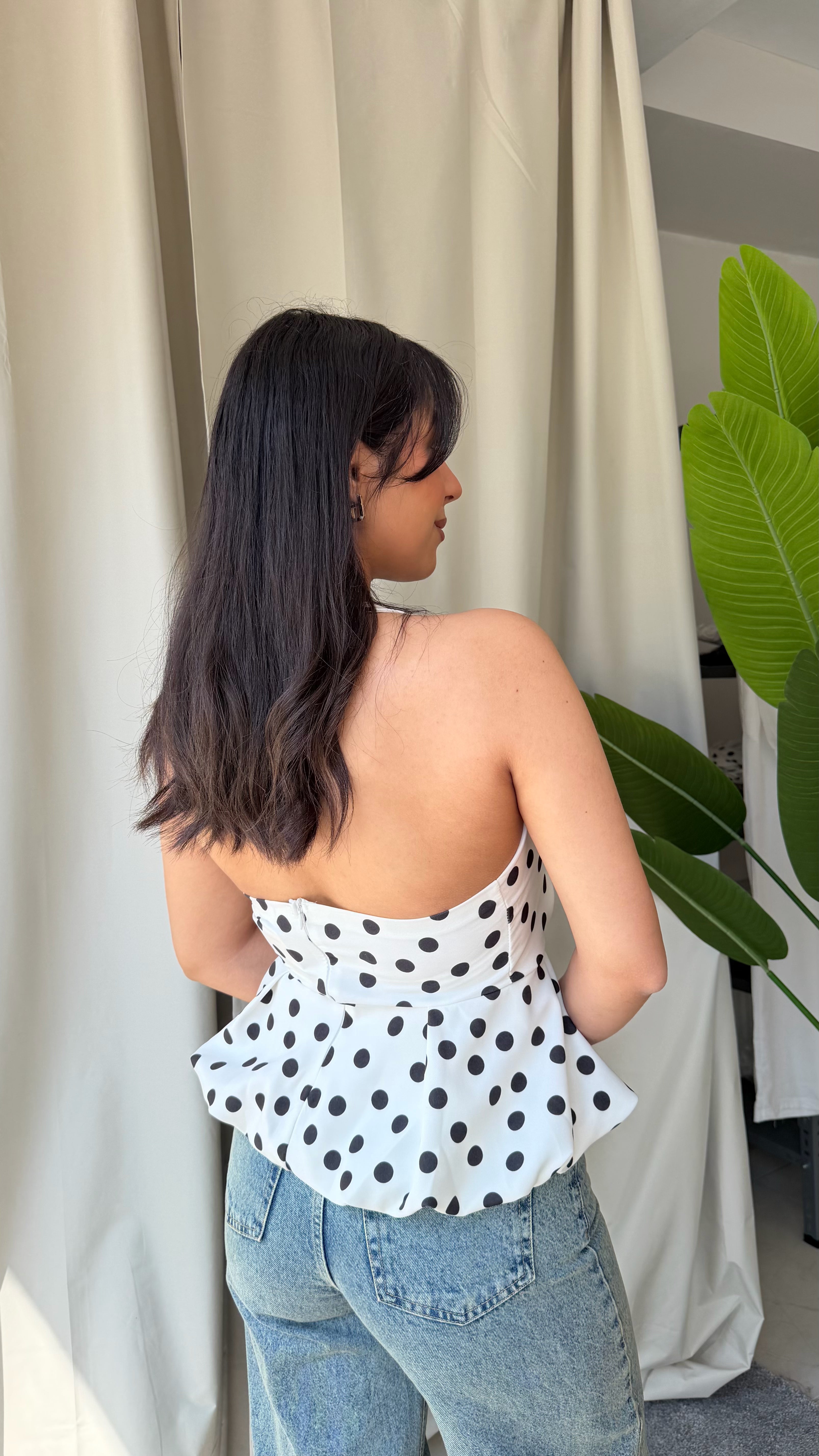Beyaz puantiye desenli peplum bluz
