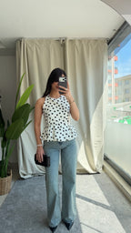Beyaz puantiye desenli peplum bluz